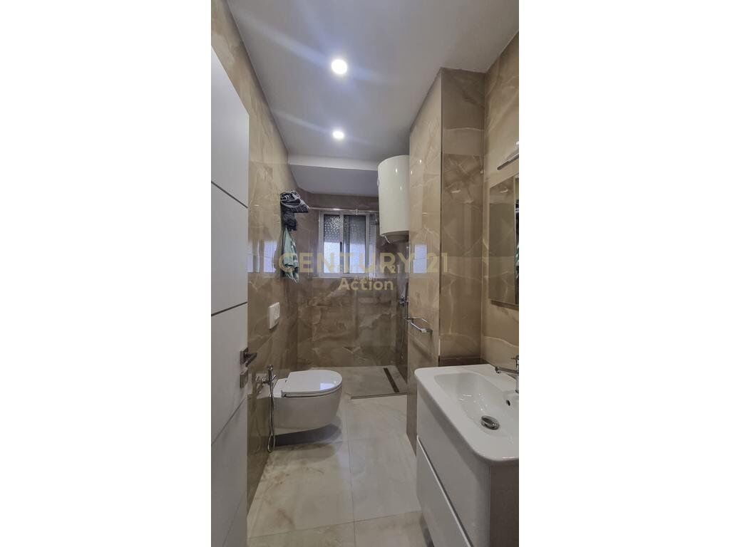 Jepet me qira apartament 2+1 tek Zogu i Zi.