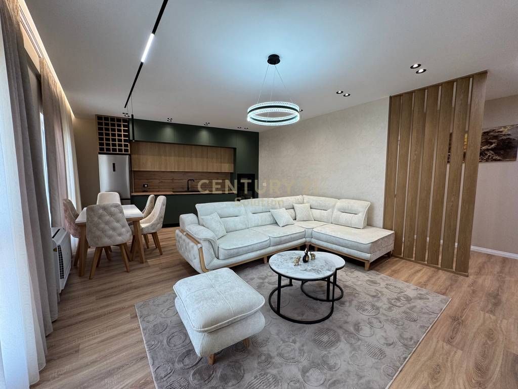 SHESIM 2+1PRANE BULEVARDIT TE RI 240,000 €