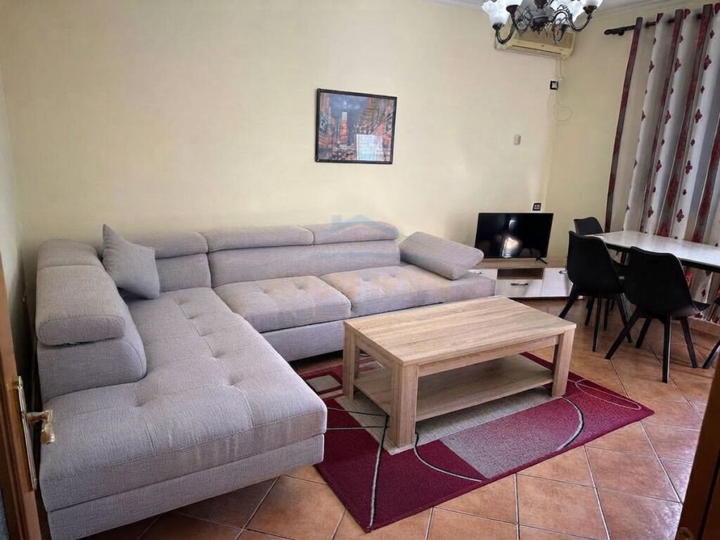 In vendita, Appartamento 1+1, Laprakë, Tirana.