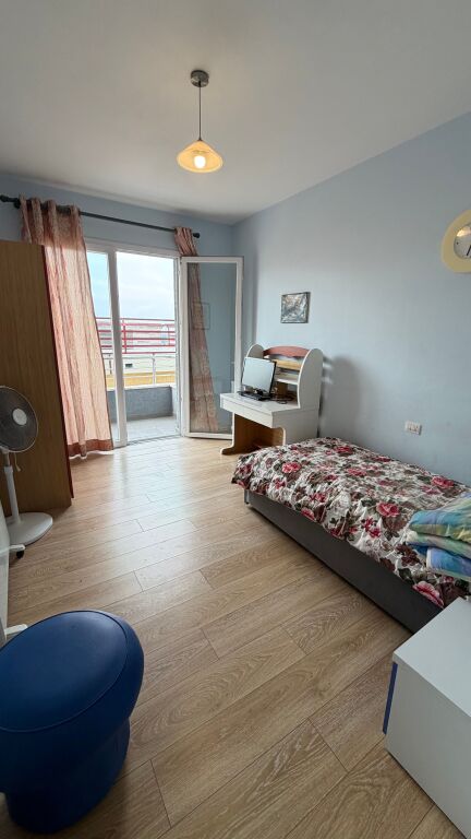 Apartament Per qera 2+1+2 liqeni thate