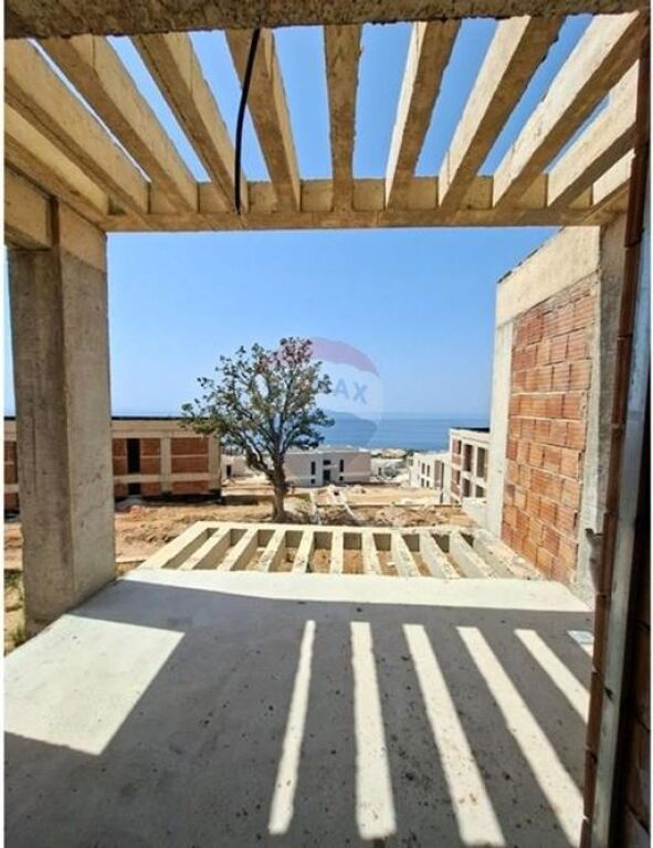 Drimadhë, Shitet Apartament 2+1+2