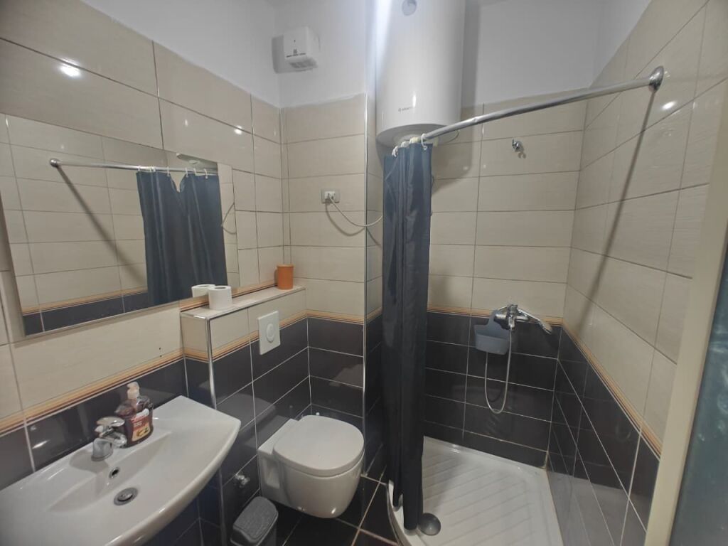 Qera, Apartament Studio, Rruga Fortuzi, Tiranë