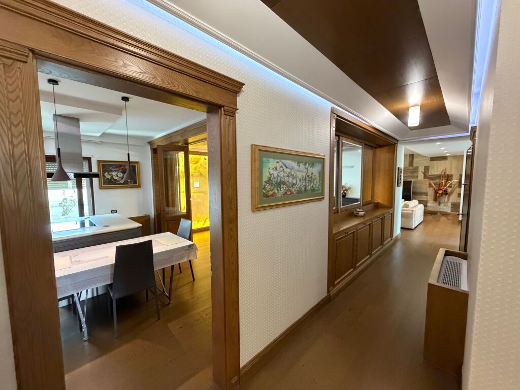 ✨ Elegance, space and comfort near the Zoo! ✨  🏡 Apartment 2+1+2 | 240 m² | 8th floor, top floor  In one of the most sought-after areas of Tirana, the Zoo 💰 Price: 2,200,000 lek