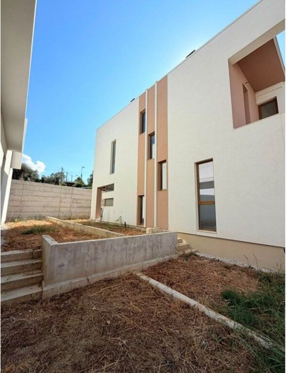 Vilë - Për Shitje - Rezidenca Luleborë, Tiranë(ID: 530571005-160)