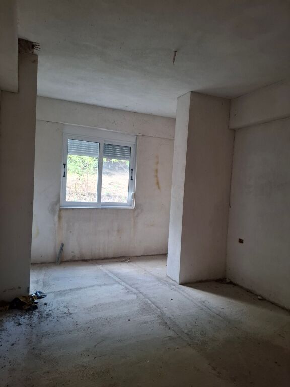 SHITET APARTAMENT 1+1 KODRA E SHTUFIT GJIROKASTER