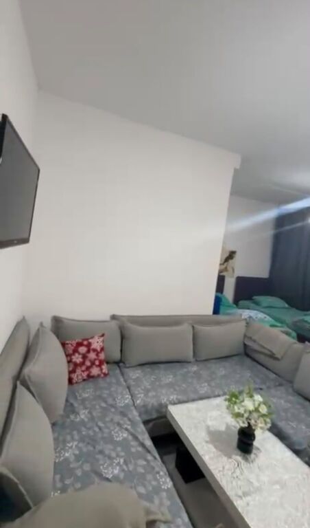 🏠 **JEPET ME QIRA GARSONIERE – ALI DEMI**  📍 **Ali Demi, Tiranë**