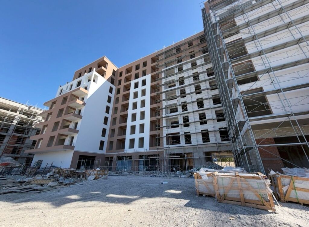 Shitet Apartament 2+1 - Kamëz, Pranë Bashkisë