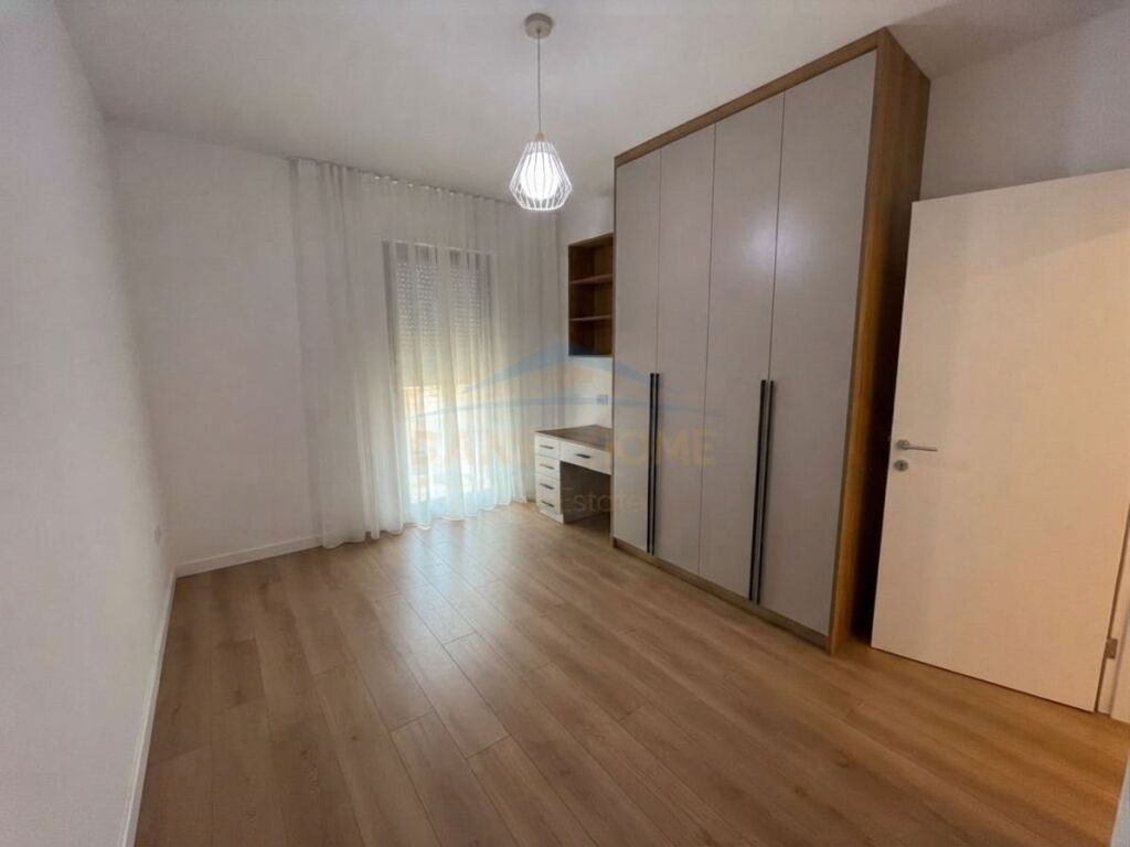 Qera , Apartament 2+1+2+Post Parkimi , Don Bosko, Tirane .