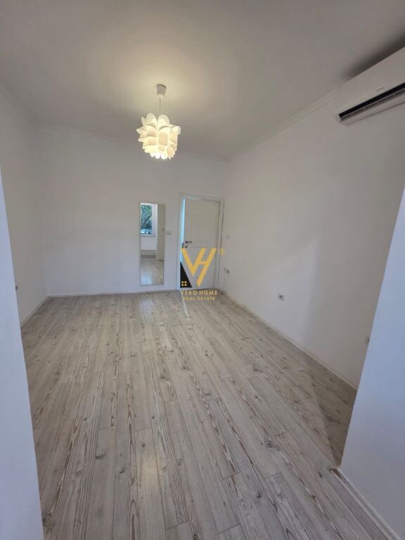 OFFICE 115 M2 FOR RENT AT 21 DECEMBER 800 EURO