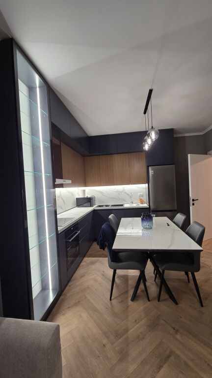 Modern Apartment-Available from October 20