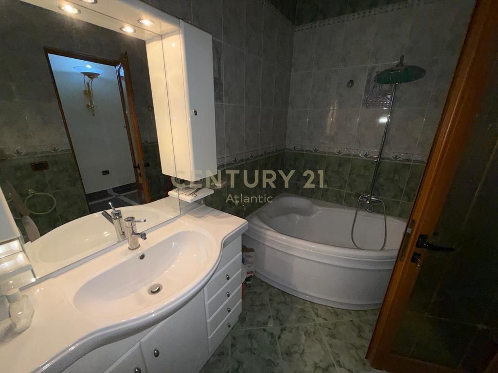 Apartament 2+1 Për Shitje në Durrës - 270000€ | 150 m²