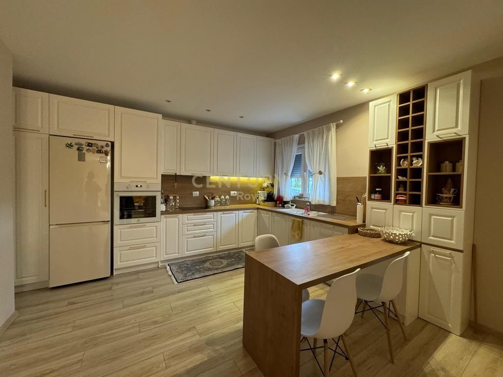 Affittasi duplex 3+1+2 nel Comune di Parigi