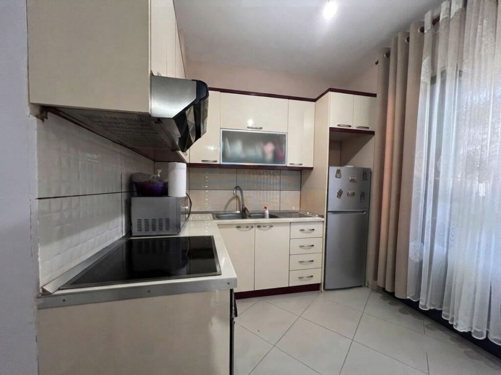 Shitet, Apartament 1+1 , Unaza e Re, Tirane .