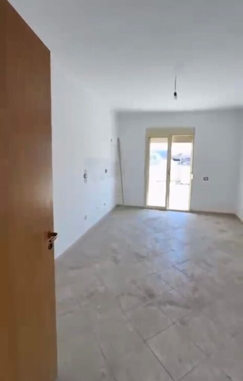 Shitet apartament 2+1+Verande ne Astir ! 140.000 euro !