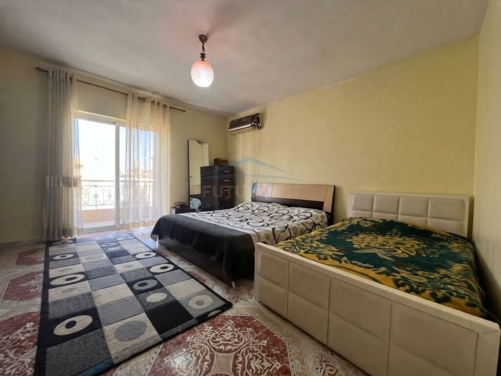Shitet, Apartament 2+1, Rruga "Kongresi Manastirit", Tirane.