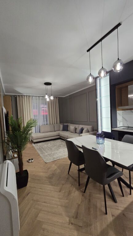 Modern Apartment-Available from October 20