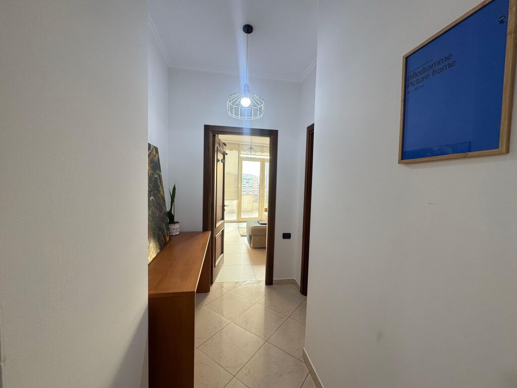 Super apartament per qira