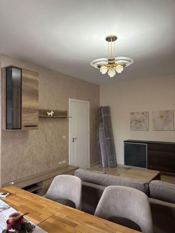 Affitto | Apartament 2 + 1 | Rruga Bektash Berberi | 700 €/mese