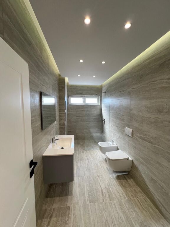 Apartament ne Shitje 2+1 prane 21 Dhjetorit