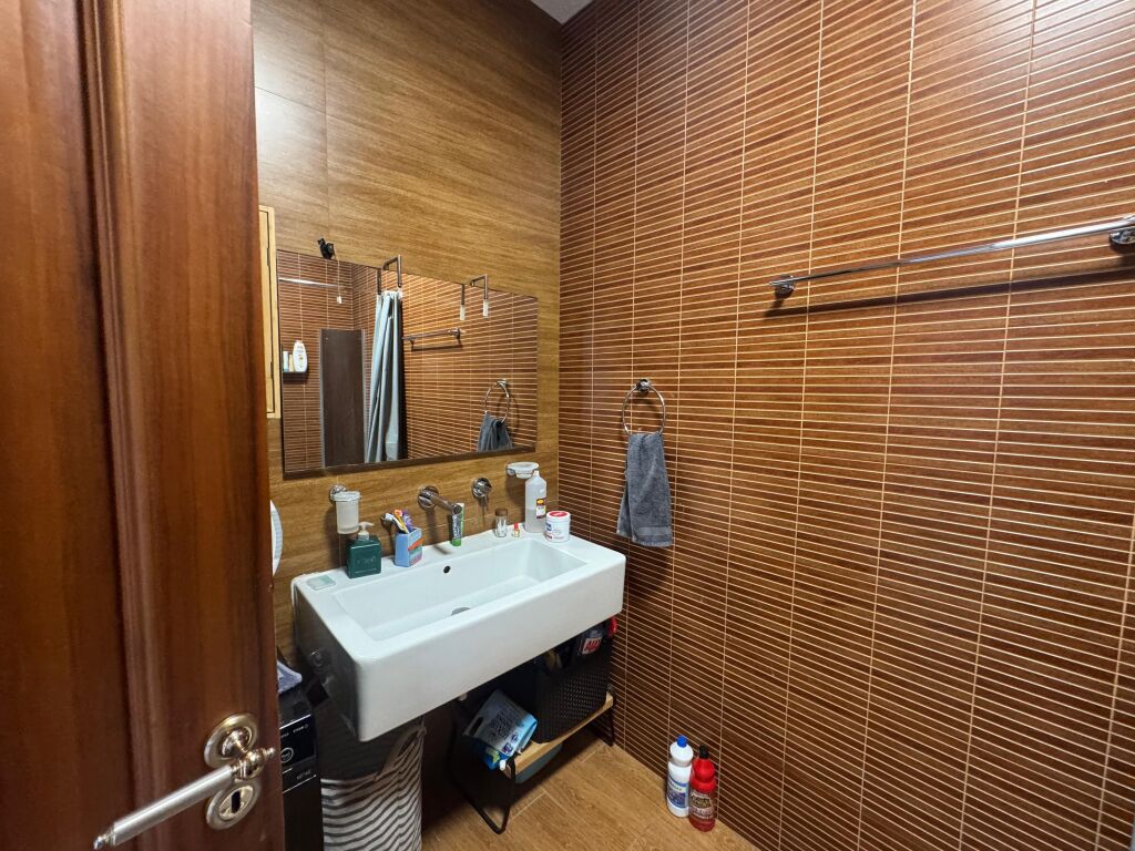 Super apartament per qira