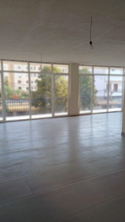 Ufficio in Affitto al Nuovo Boulevard (ID BZ21055) Tirana