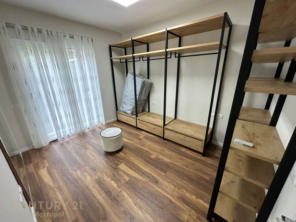 Modern 2+1+2 Apartment with Parking Space – FZ Complex, Liqeni i Thatë!