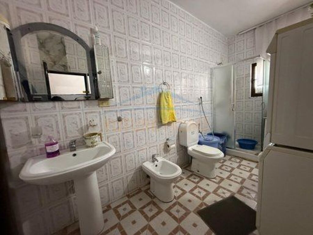 Shitet, Apartament 1+1, Tirane