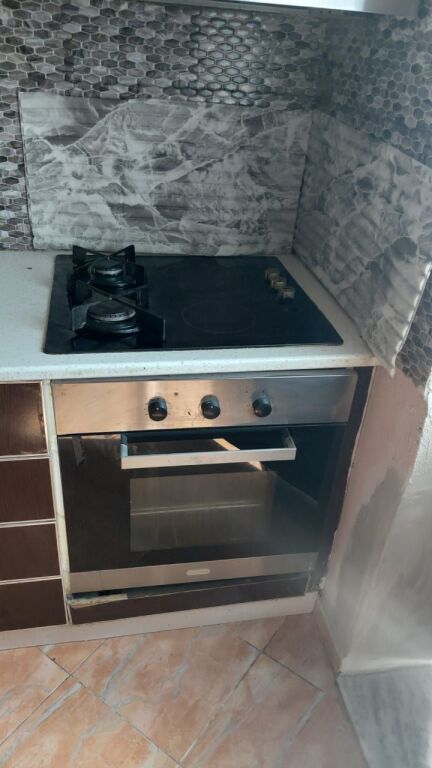 For rent entrance 1+1 and studio at Bulevardi i Ri in Siri Kodra only 7 minutes from the Train Station,
