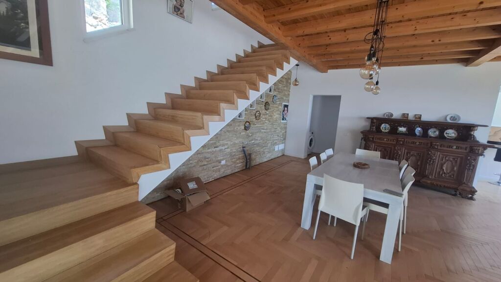 Villa &amp; Land for sale in Dajt