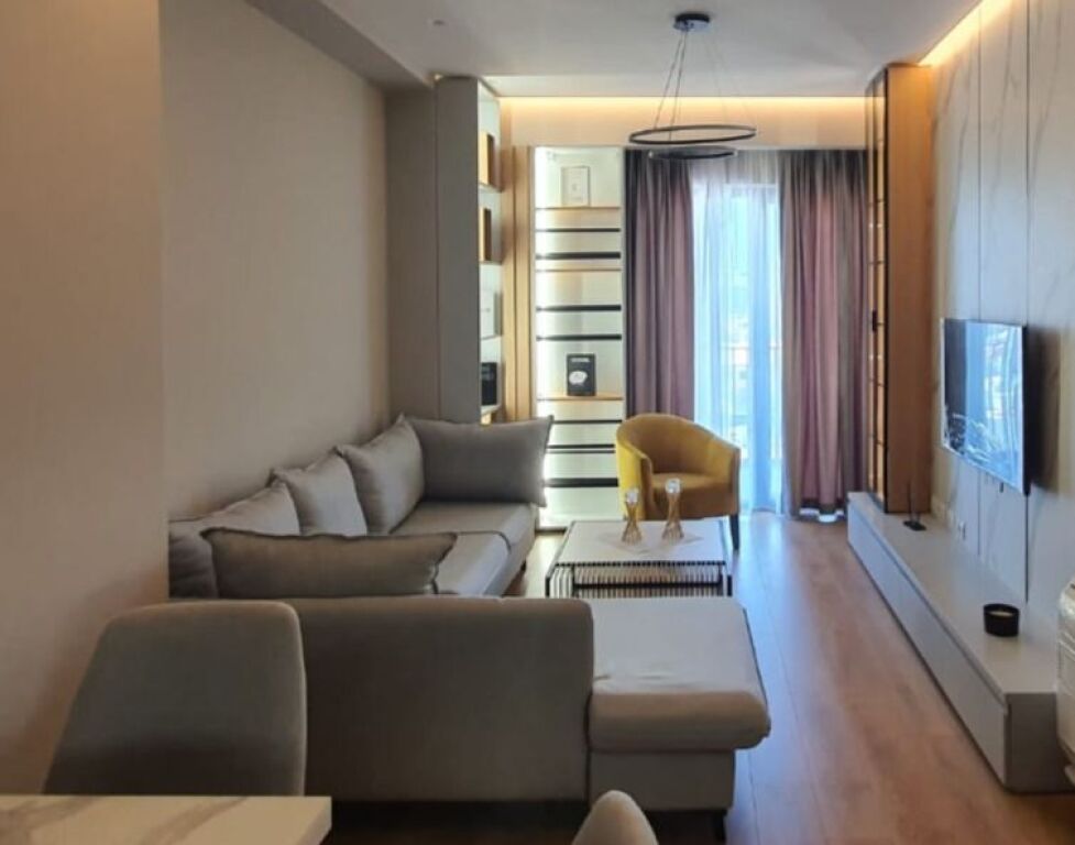 Appartamento 1+1 in affitto presso il Complesso Garden Building, Via Kavaja, 21 Dhjetori.
