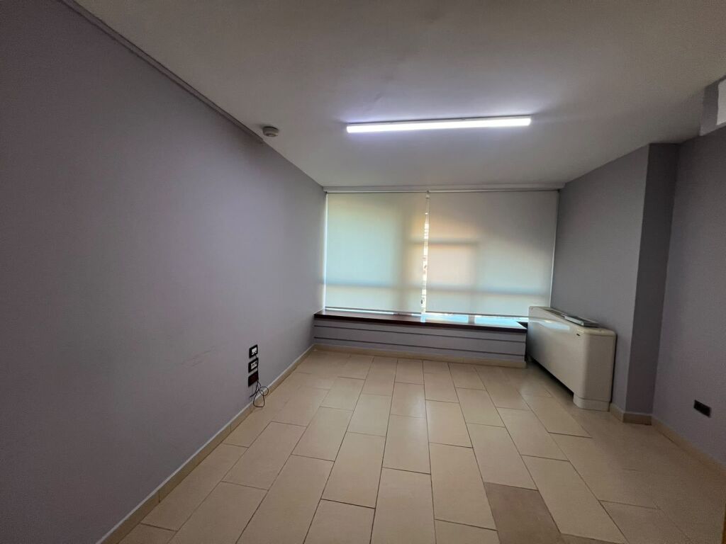 Office for rent at Kavaja Street, 21 Dhjetori.