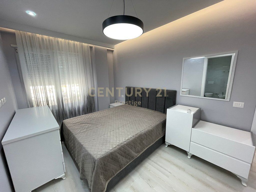 APARTAMENT 2+1+2 ME QIRA, PRANE AMBASADES AMERIKANE, TIRANE!