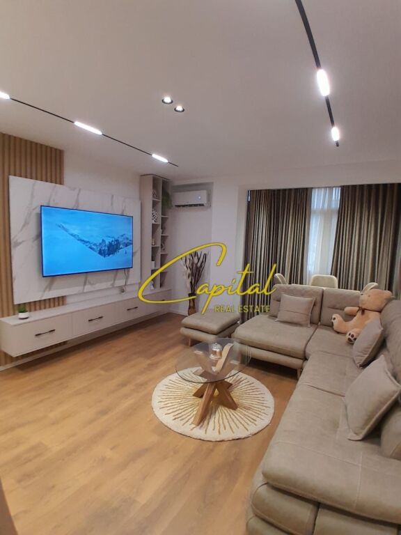 APARTAMENT ME QIRA 1+1 21 DHJETORI 70.000 LEKE