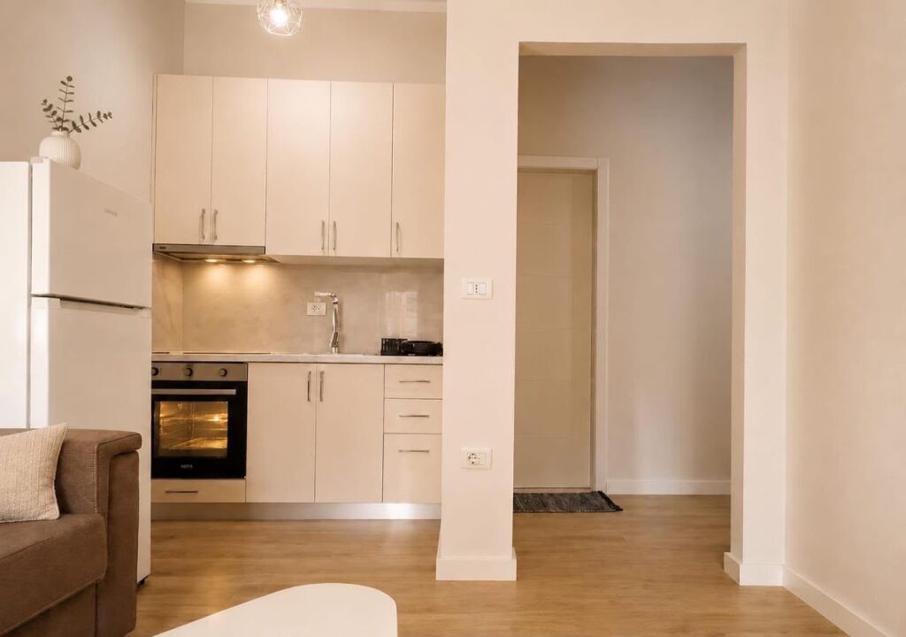 Jepet Apartament 1+1 me qera Muhamet Gjollesha (pran Zogut te Zi )