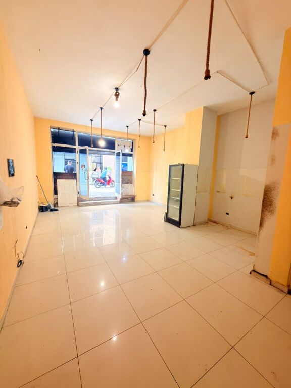 BUSINESS PREMISES FOR RENT NEAR THE TRAIN STATION, DURRES