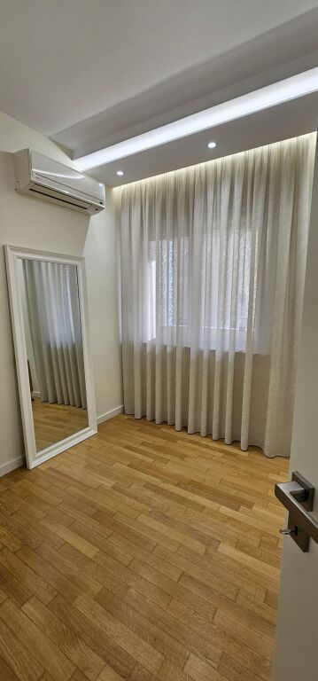 JEPET ME QIRA – APARTAMENT 3+1+3 + PARKIM