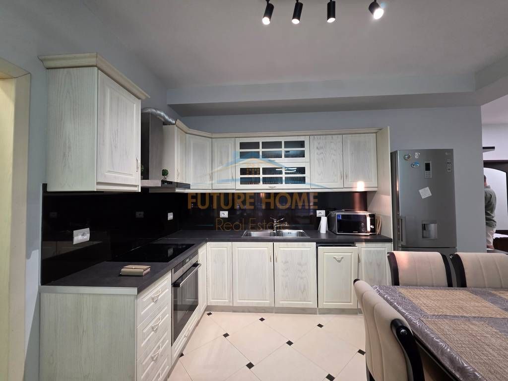 Qera,Apartament 2+1+2 ,Yzberisht