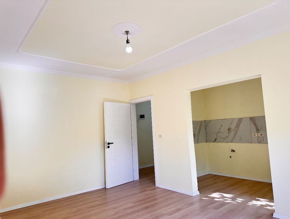 🏡 **Apartament 1+1 për Shitje – Rruga Irfan Tomini**  
