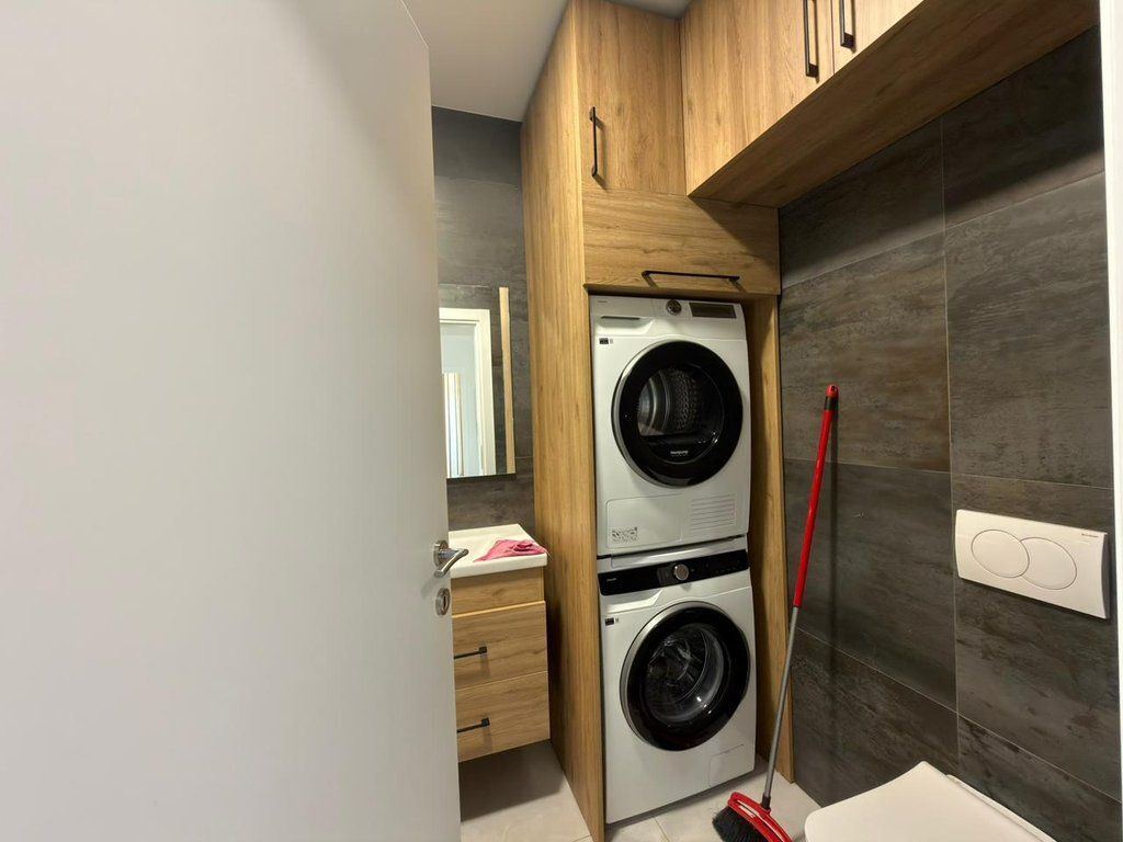 2+1+2 Apartment for Rent at Lake View Residence!