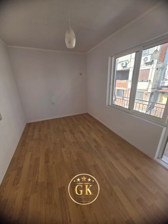 SHITET APARTAMENT 2+1 PRAN GJIMNAZIT NAIM FRASHERI DURRES