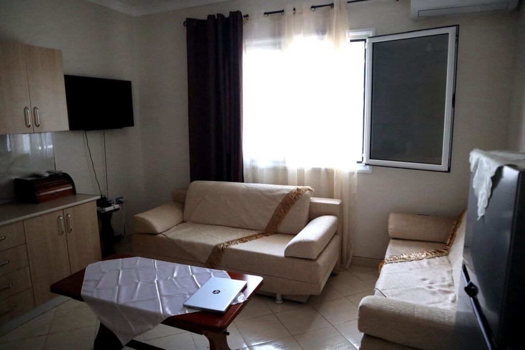 In affitto: una casa indipendente di 50 mq nel centro di Vlorë,
