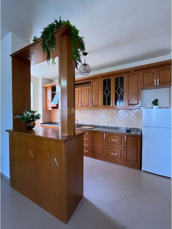 Shitet Apartament 2+1+2 në Plazh, Rrota e Kuqe