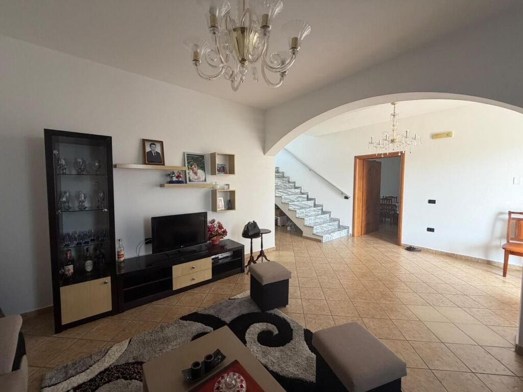 OCCASION House for sale 3 floors in Manez by the road