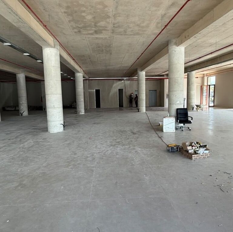 🏢 JEPET ME QIRA | SHOWROOM 3,500 m²