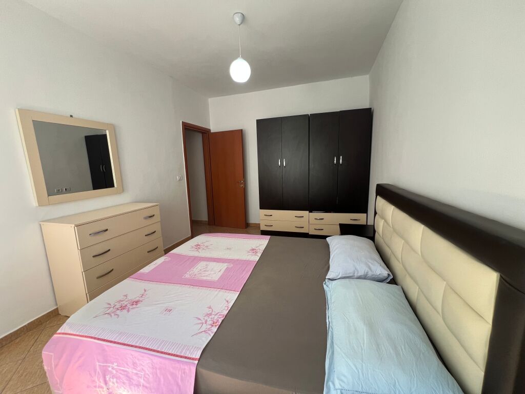 Apartment 2+1 at Rrota e Kuqe, Beach