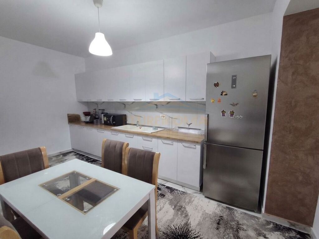Shitet , Apartament 2+1+2 , Selvia , Tirane