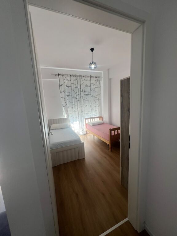 Apartament me qera 1+1