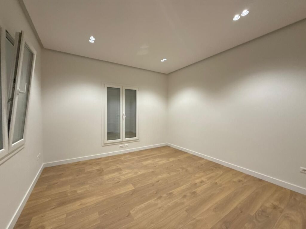 Qera | Vilë 8 + 1 | Rruga e Elbasanit | 9000 €/muaj