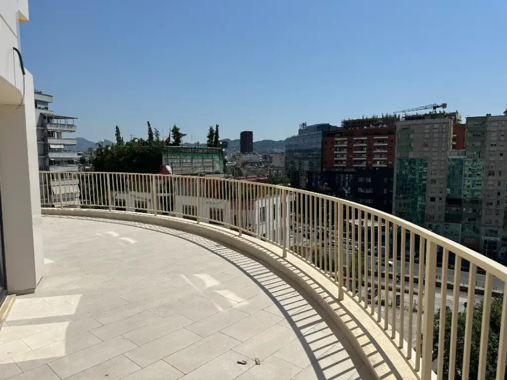 Rent | Ambjent Biznesi | Zogu i Zi | 2300 €/month