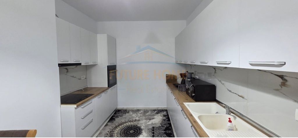 SHITET, APARTAMENT 2+1, KOMPLEKSI TOM DOSHI, Tiranë.
